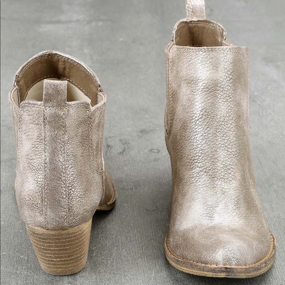 Distressed Shimmering Gold Western Ankle Booties - Picture 4 of 5